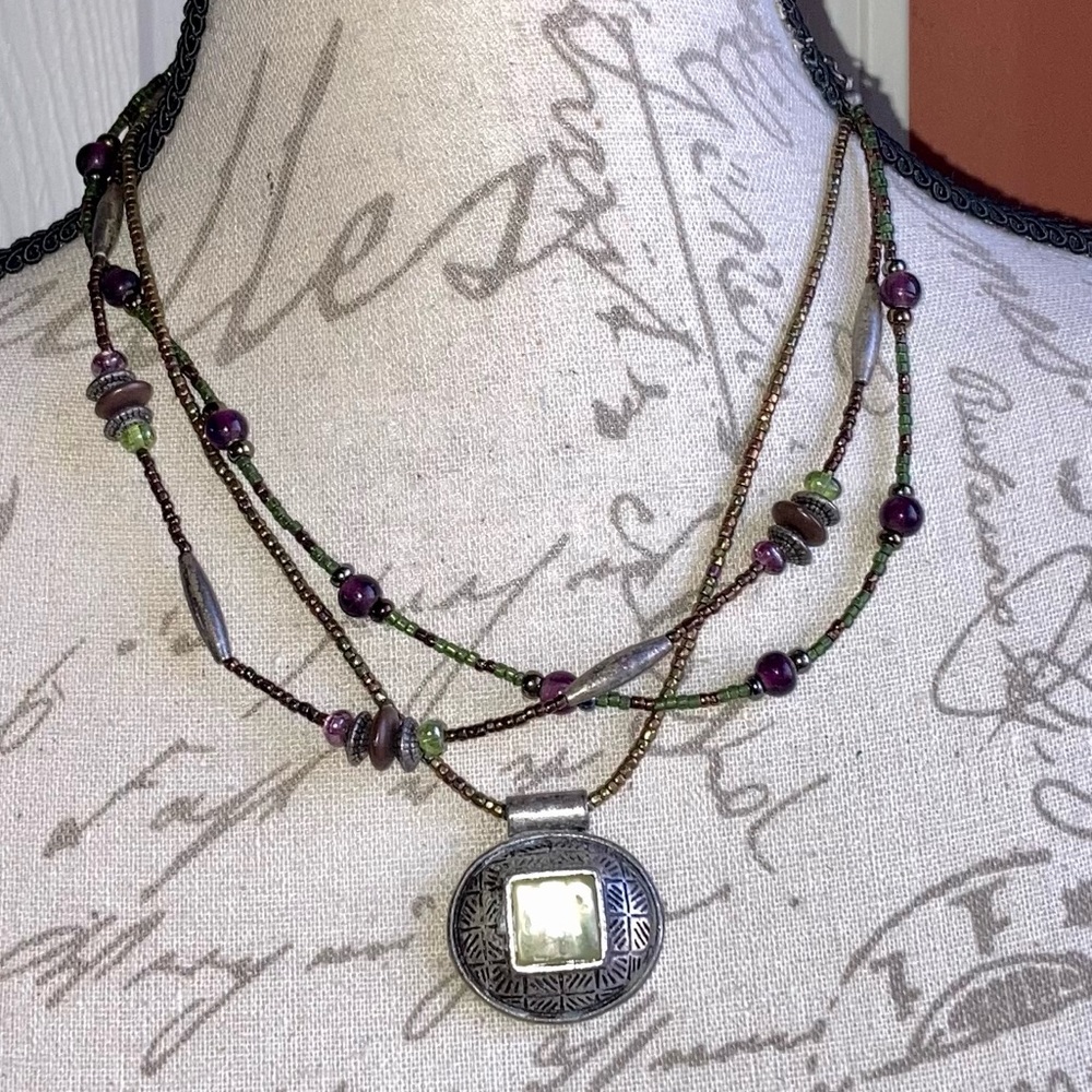 Multistrand Beaded Pendant Necklace Jewelry - Picture 2 of 6